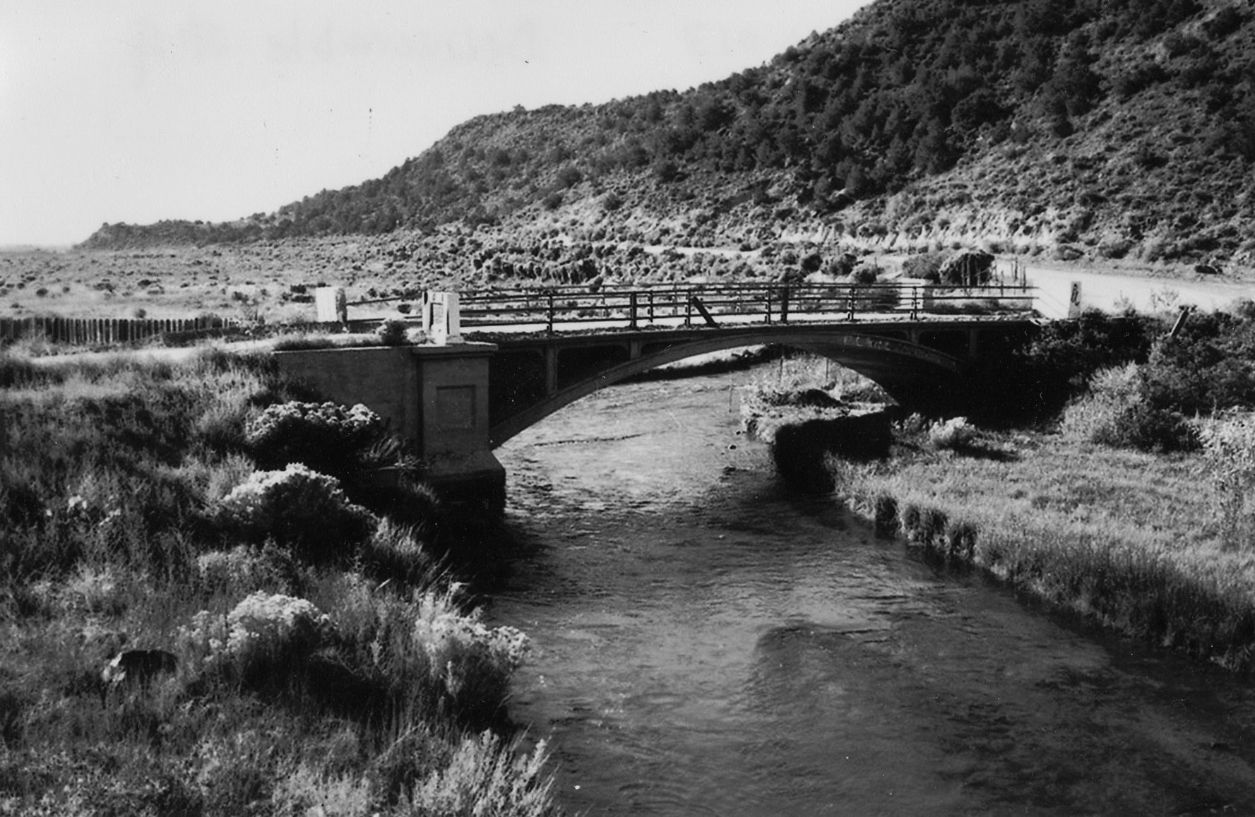 San Luis Bridge between, photo taken between 1998 and 2000.