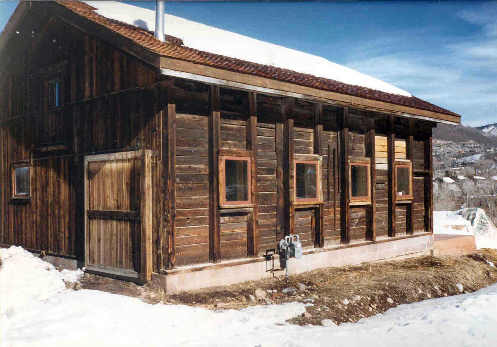 A building at the Holden Mining & Smelting Co. on a snowy day, 2000.