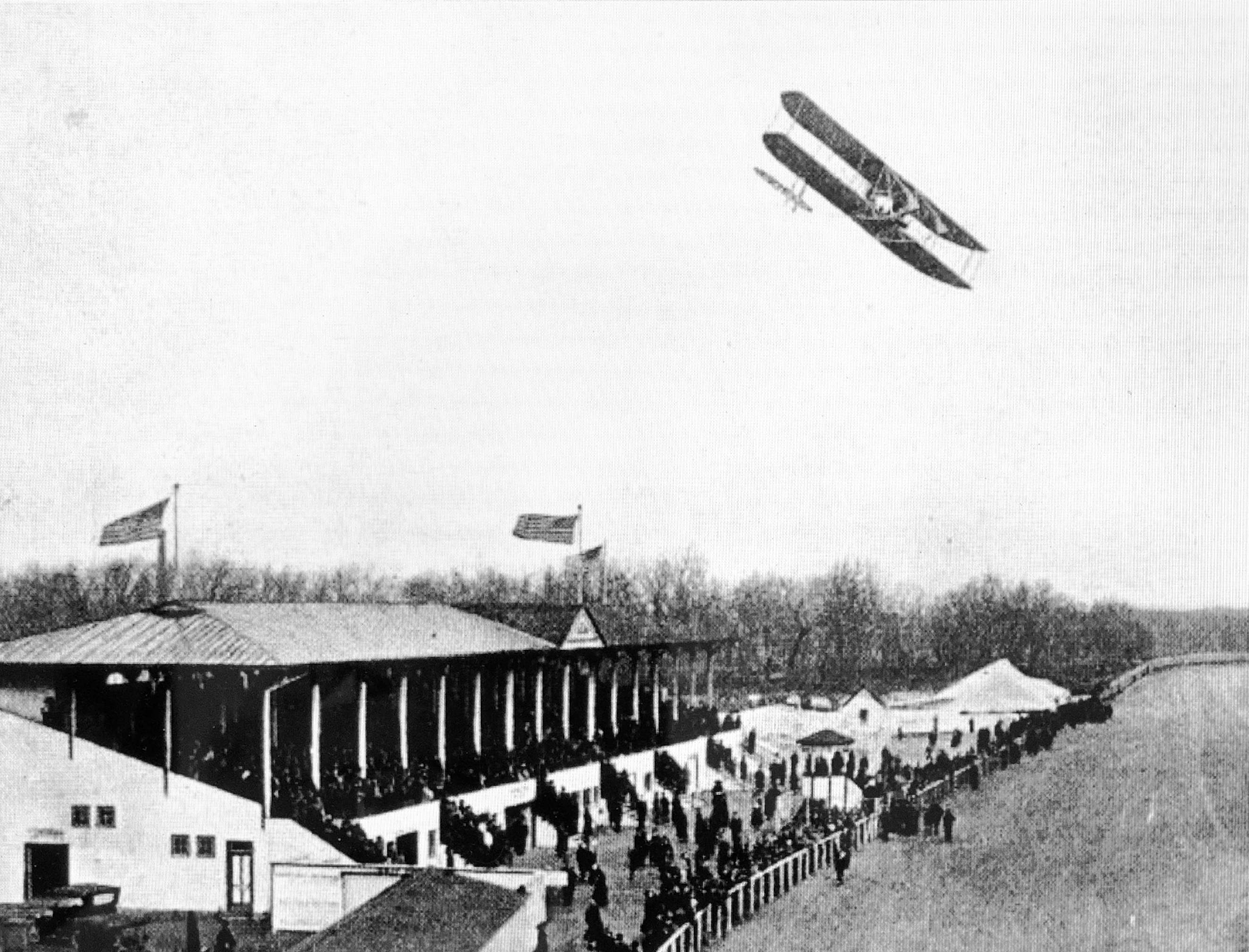 airplane stunts at Overland Park in 1910 