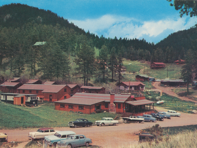 Lake Isabel Lodge, shown on a photo postcard from around 1960. 