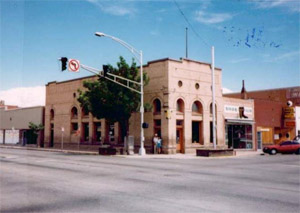 Color photo of the American National Bank Building, 2001 (5AL.248).