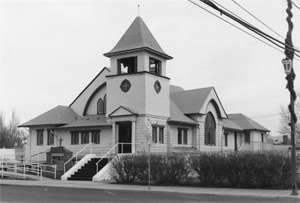 Black and white photo of the First Baptist Church (5AL.259)