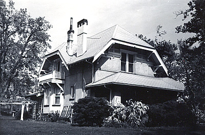 An example of the Craftsman architectural style.