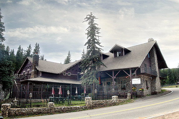 Color photo of the Brook Forest Inn (5JF.2802)