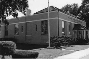 Las Animas Post Office in 2006. Black and White photo (5BN.591)