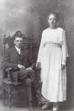Frank and Evelyn Carnes wedding portrait, 1918.
