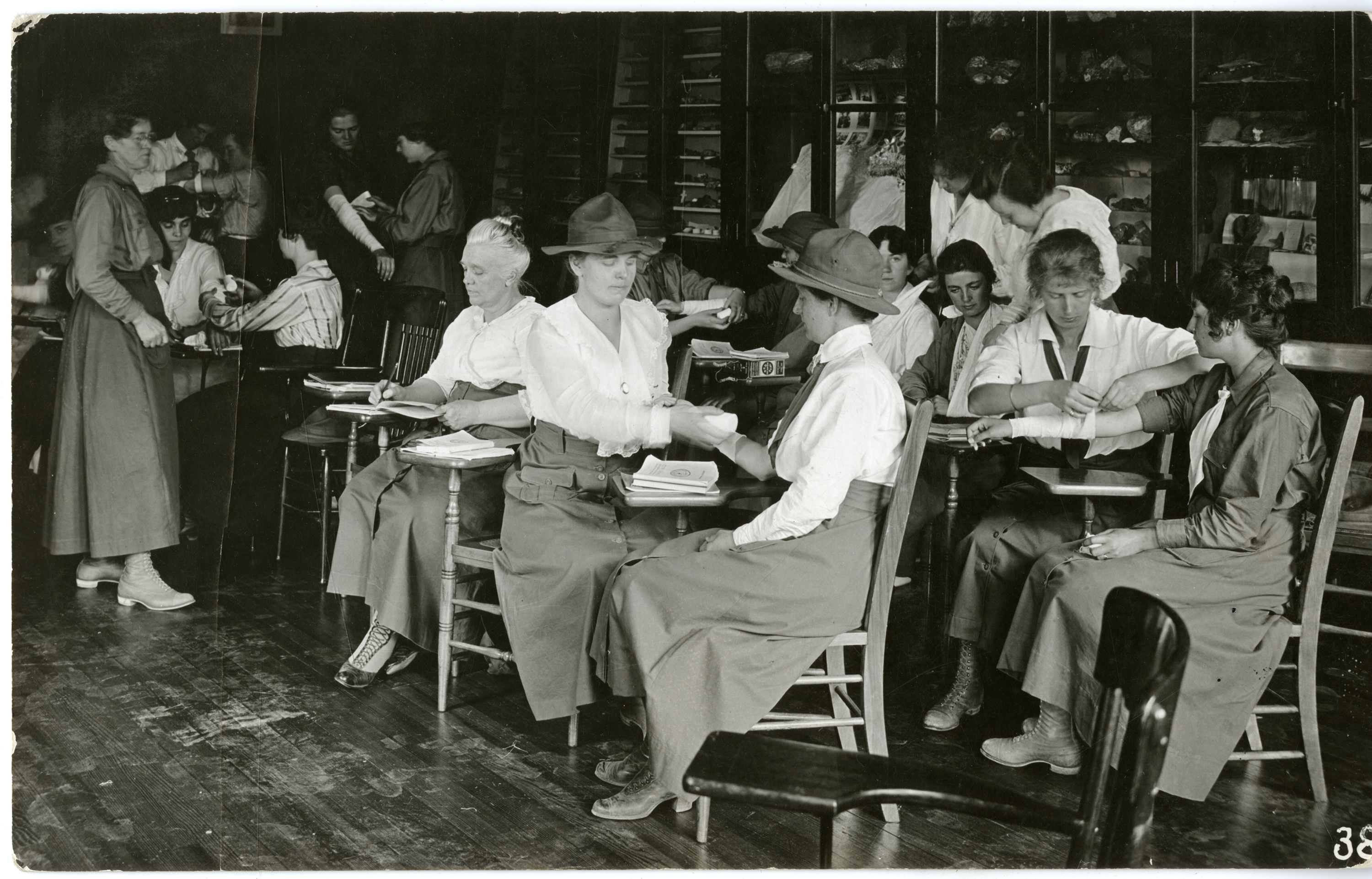 Women learn first aid at the National Service School at Loretto Heights Academy, July 1917. 