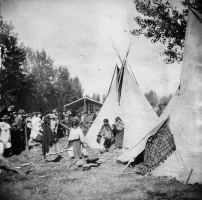 Ute children at the Festival of Mountains and Plains