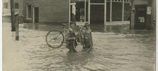 Untitled, Little Dry Creek Flood, 1913 (87.147.108)