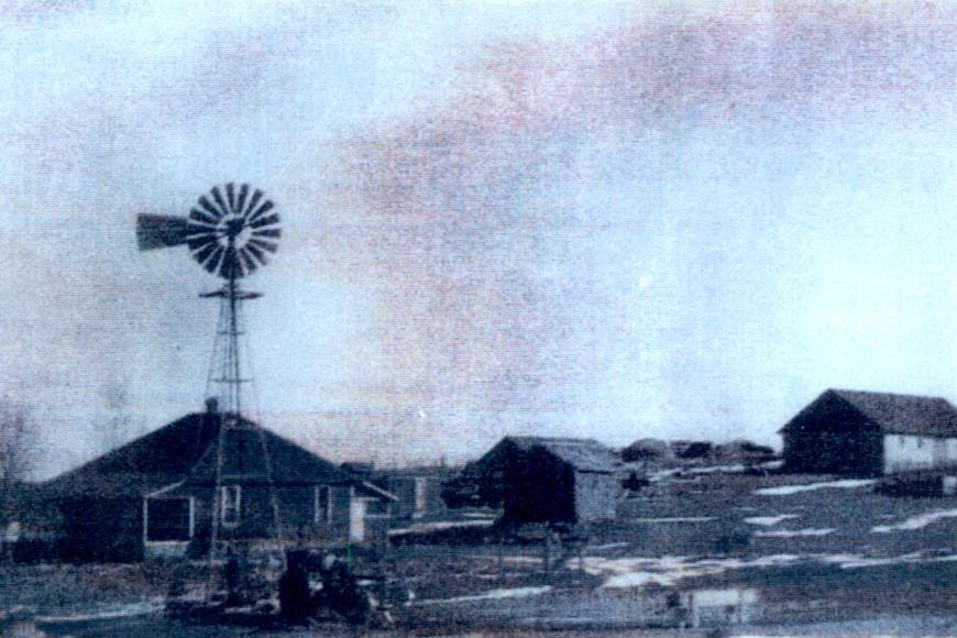 Buildings on the Kochis Farms homestead, 1927.