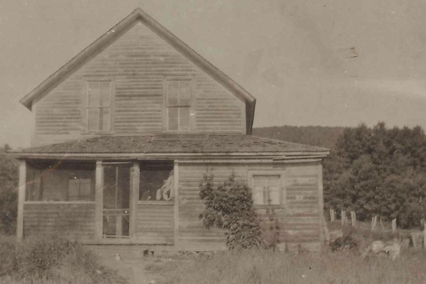 Historic view of the front of the current Redmond Ranch house.