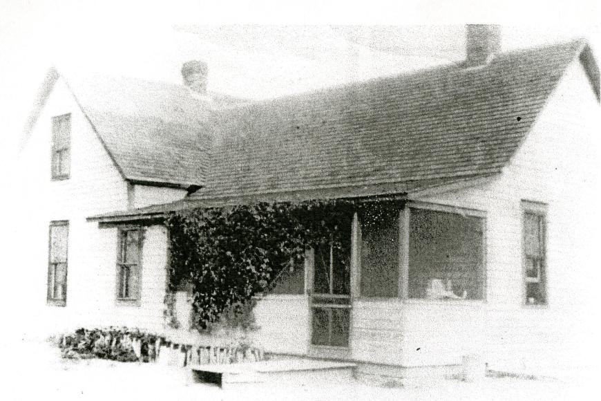 Conrad & Hazel Schmidt Family Trust homestead house in 1915.