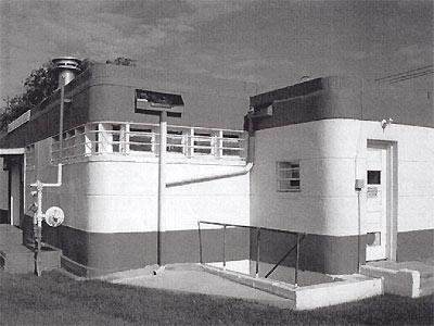 Black and white photo showing WPA Moderne style.